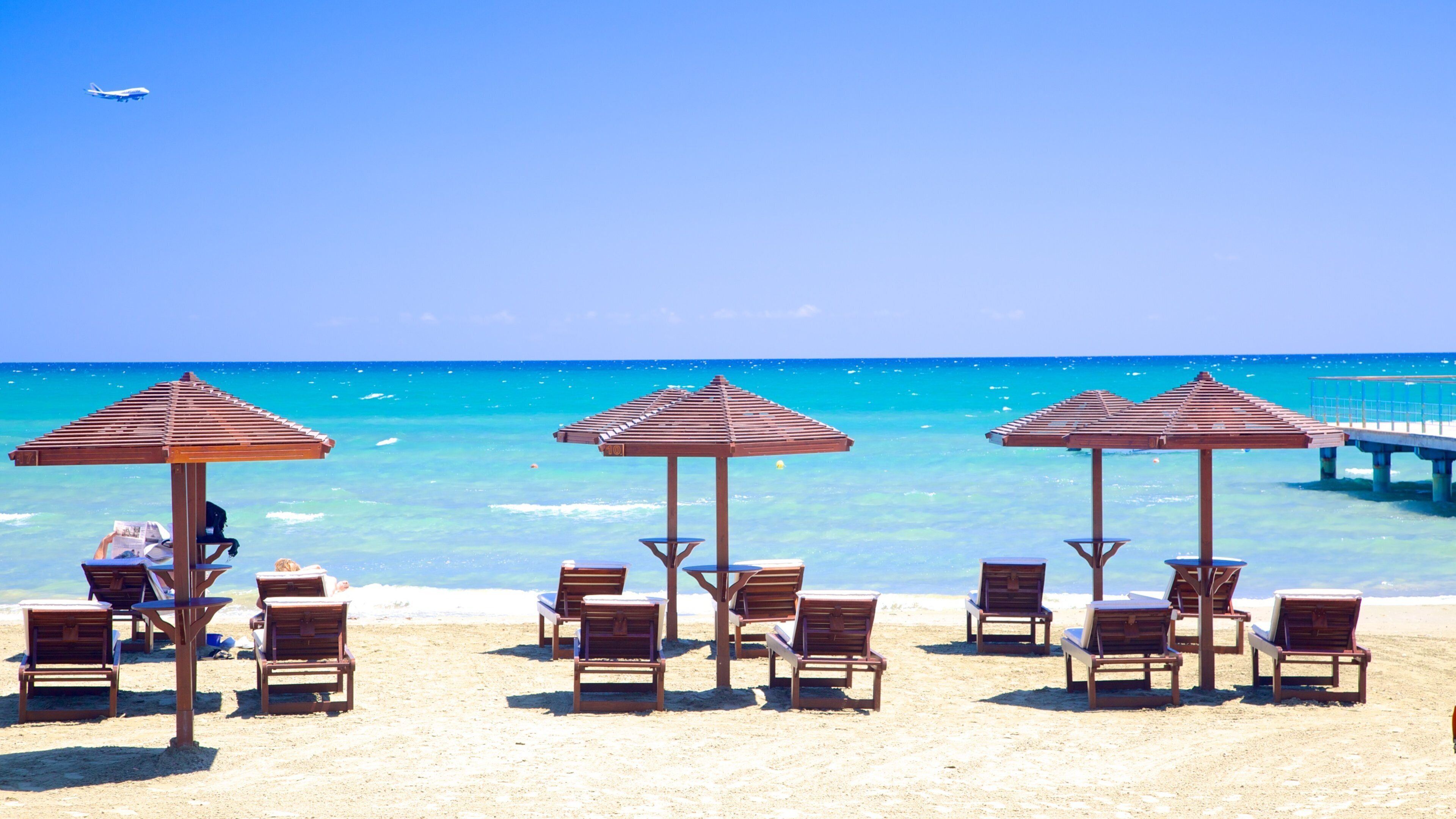 Finikoudes Beach showing a sandy beach