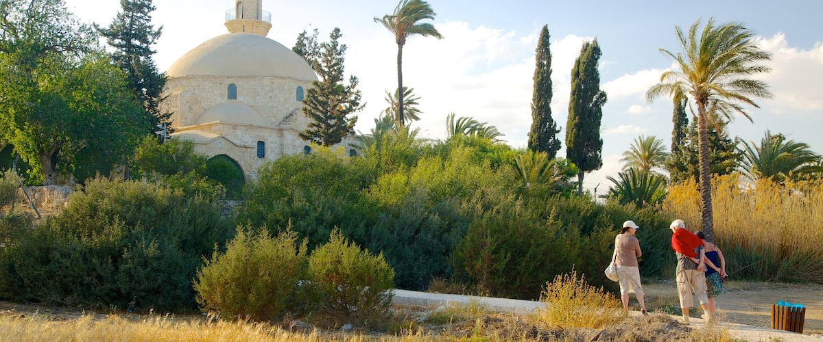 Hala Sultan Tekke welches beinhaltet historische Architektur, religiöse Elemente und Moschee