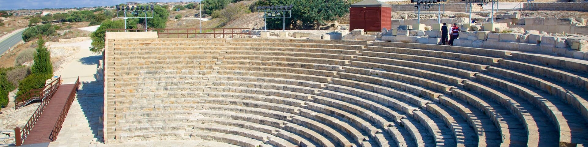 Ruines de Kourion qui includes bĂątiments en ruines et patrimoine architectural