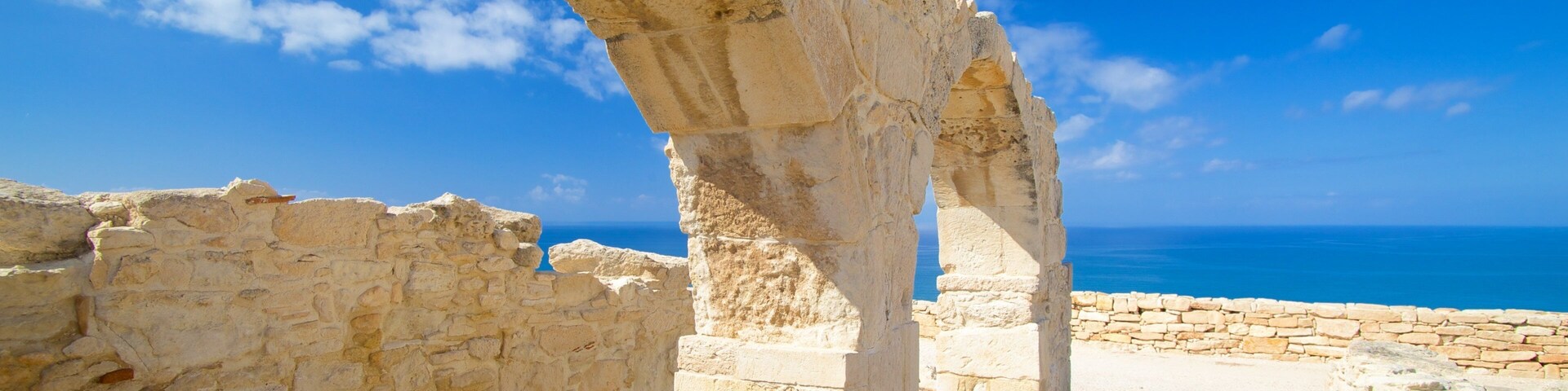 Kourion Ruins que inclui ruínas de edifício