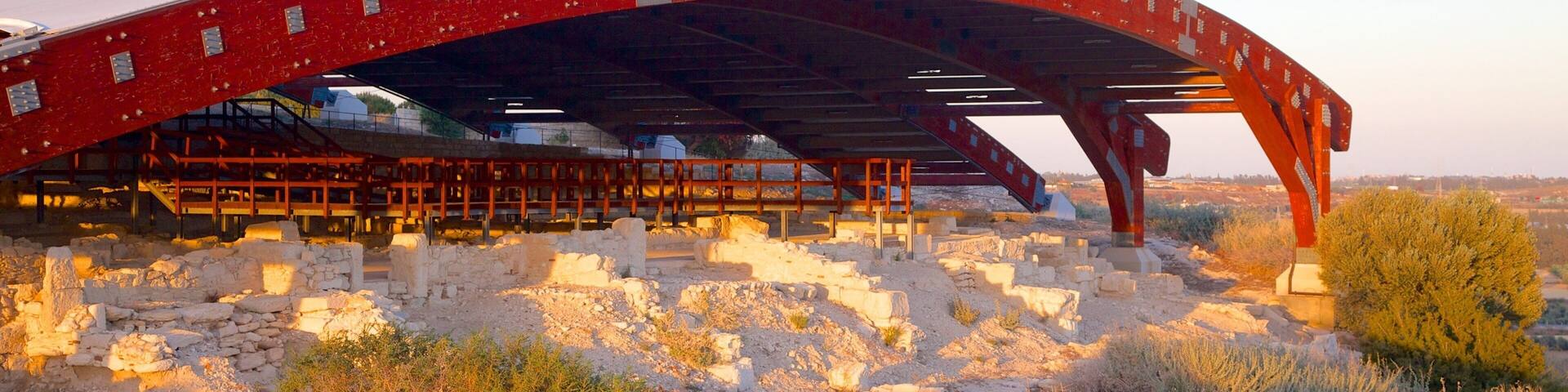 Ruines de Kourion montrant architecture moderne