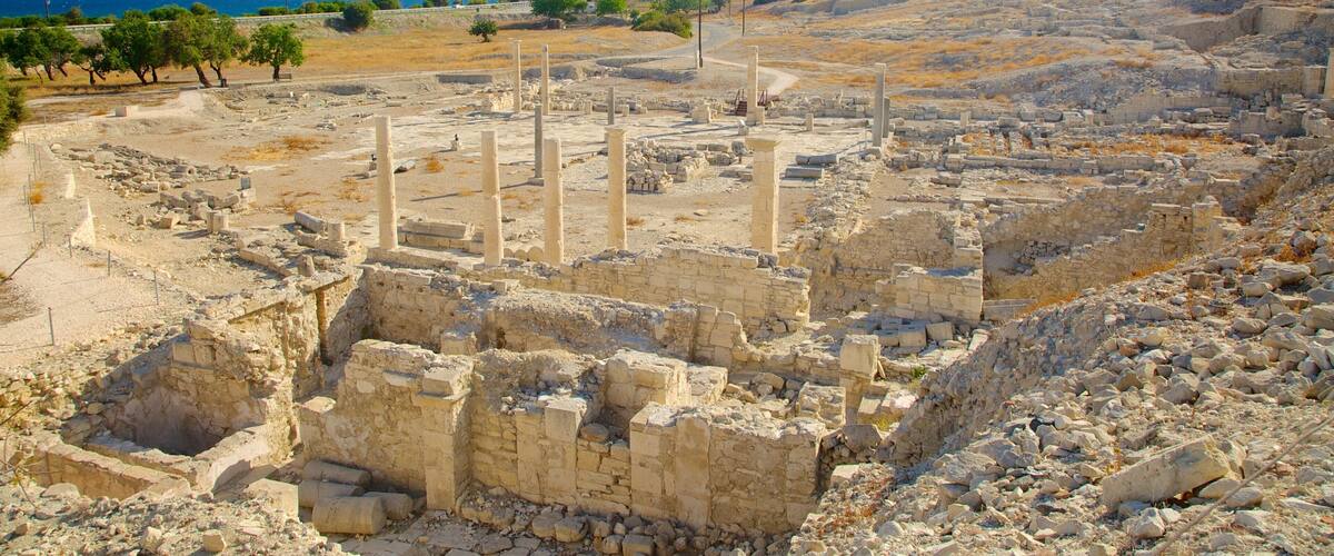 アマトス遺跡 どの含み 崩れた建物