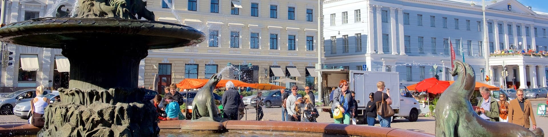 Kauppatori qui includes ville, square ou place et fontaine