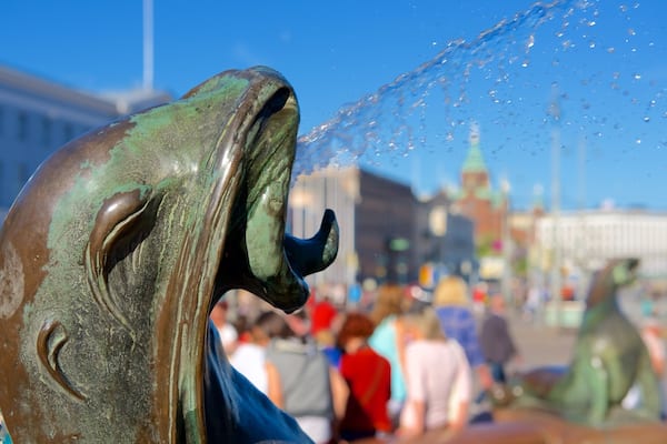 Marktplatz welches beinhaltet Springbrunnen