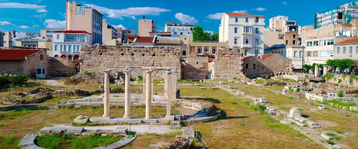 Römische Agora welches beinhaltet Stadt, Gebäuderuinen und Geschichtliches