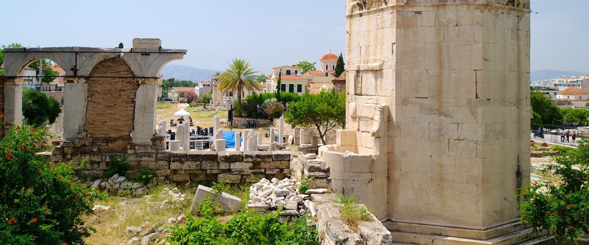 Atenas que incluye ruinas de edificios y elementos del patrimonio