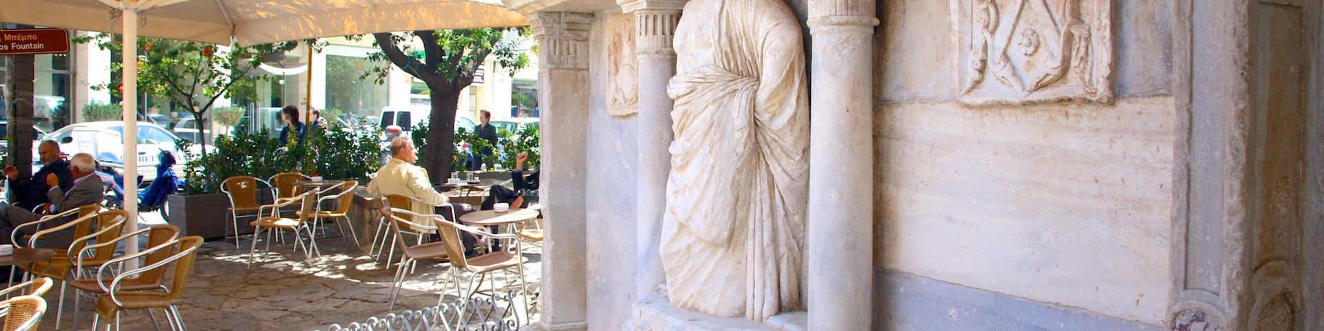 Bembo Fountain featuring a statue or sculpture