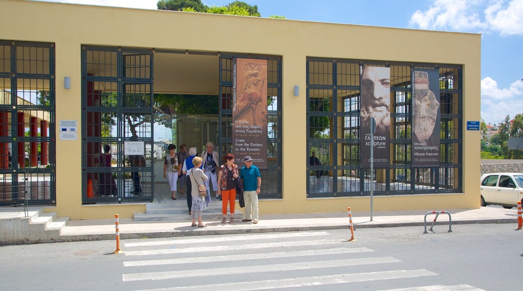 伊拉克利翁考古博物館 其中包括 街道景色