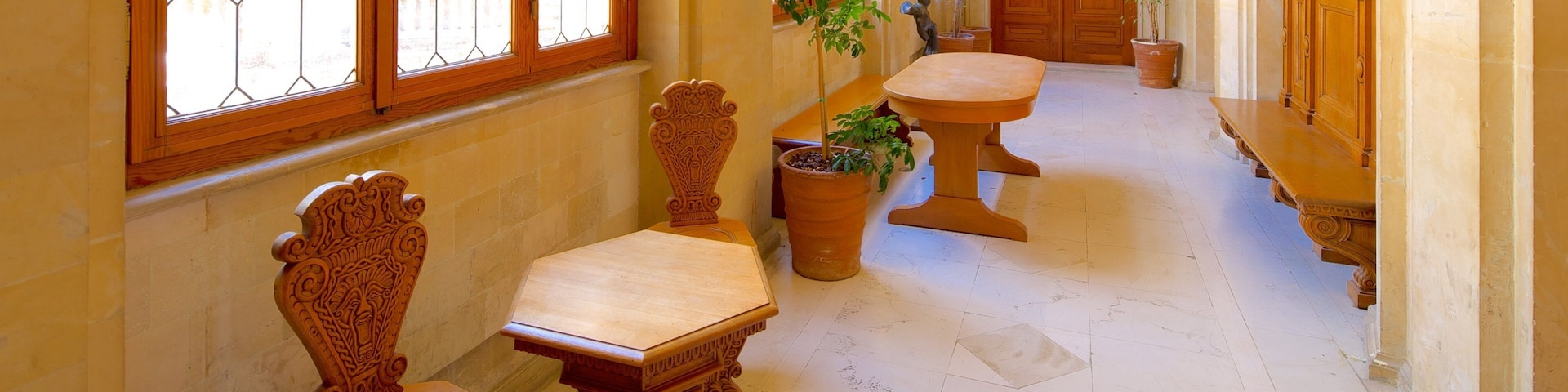 Heraklion Loggia showing interior views