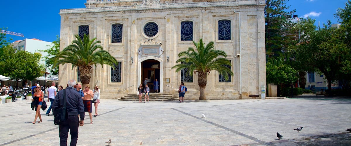 Agios Titos Church which includes religious elements, a square or plaza and a church or cathedral