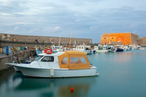 Festung Koules welches beinhaltet Bucht oder Hafen