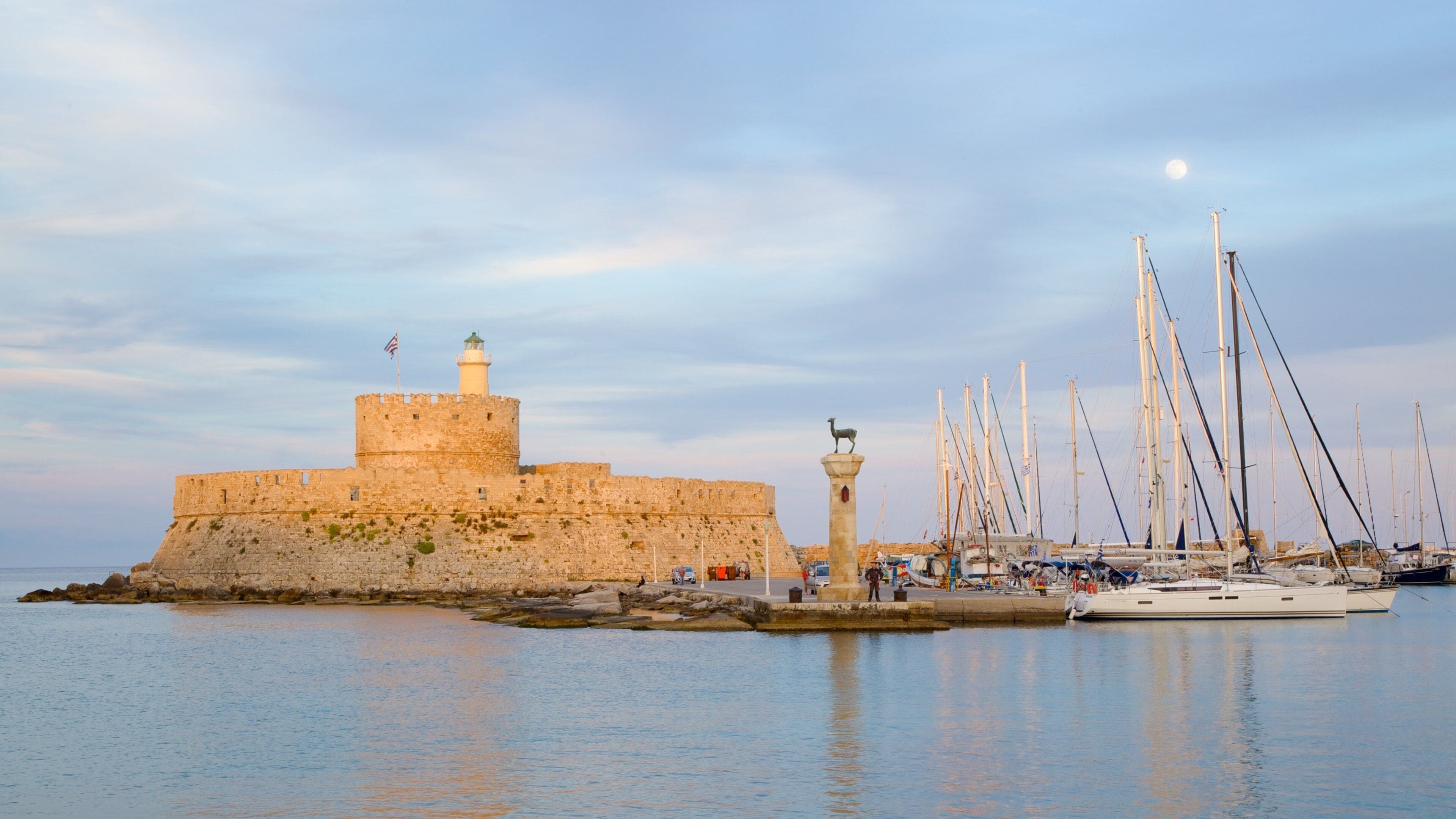 Harbour Gates showing a castle