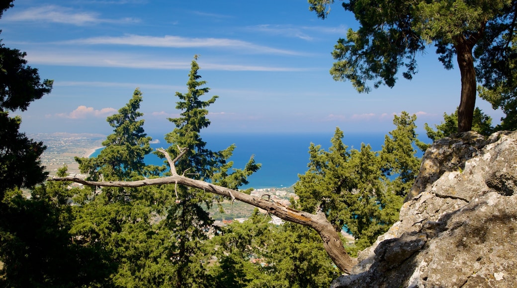 MonastĂšre de Tsambikas qui includes panoramas et vues littorales