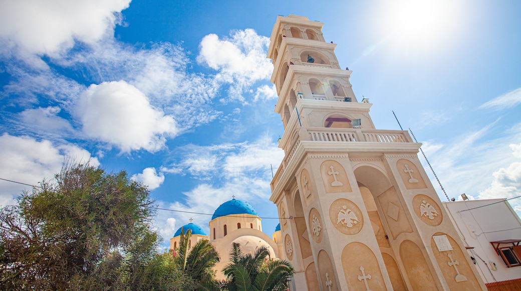 Santorini showing a sunset and heritage architecture