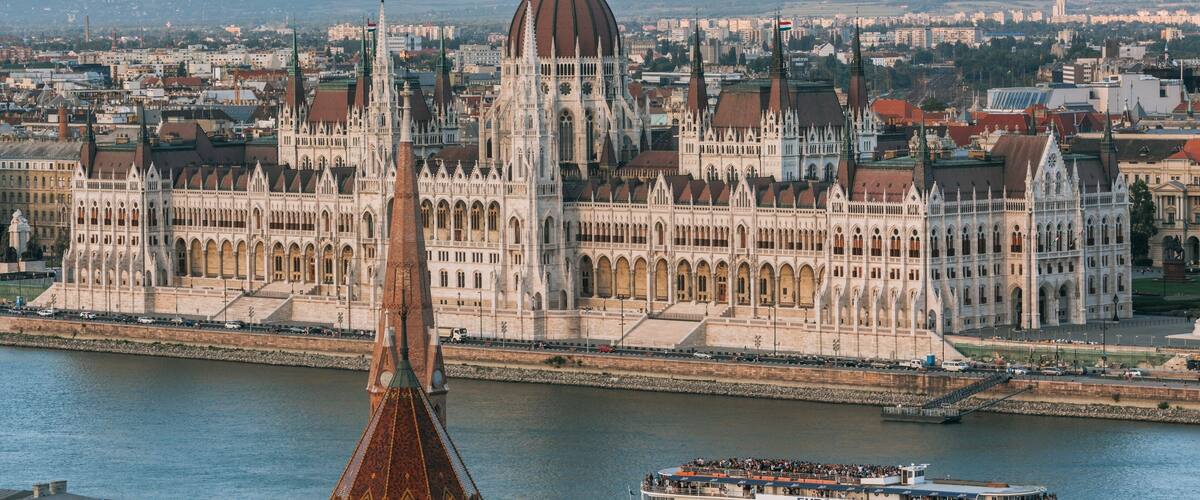 Parliament Building which includes an administrative buidling, heritage architecture and landscape views