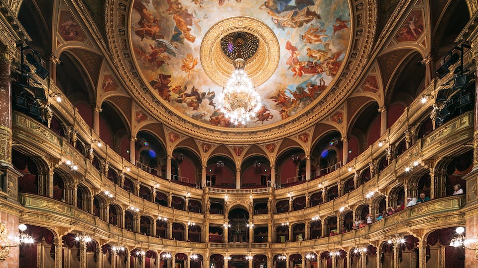 Hungarian State Opera House which includes interior views, art and heritage architecture