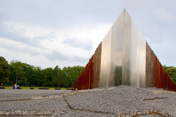 Stadsparken som visar en park