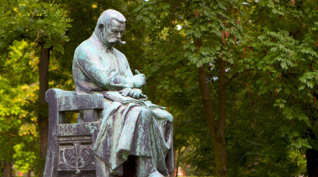 城市公園 其中包括 雕像或雕塑 和 公園