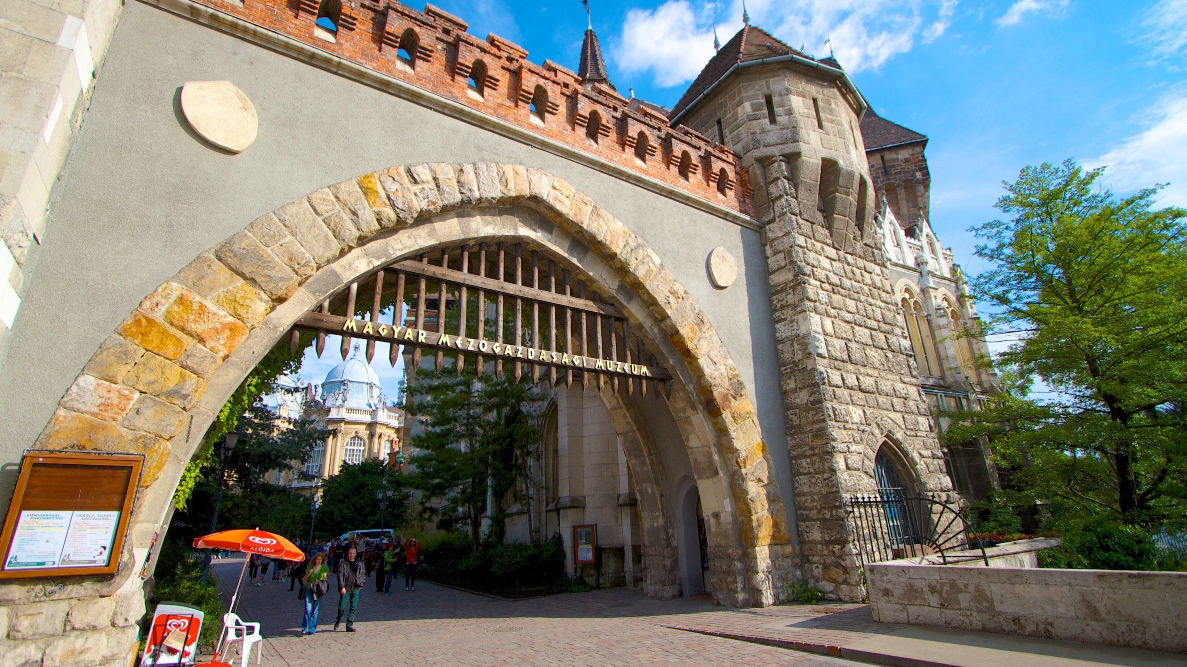 Vajdahunyad Castle showing a castle and heritage architecture