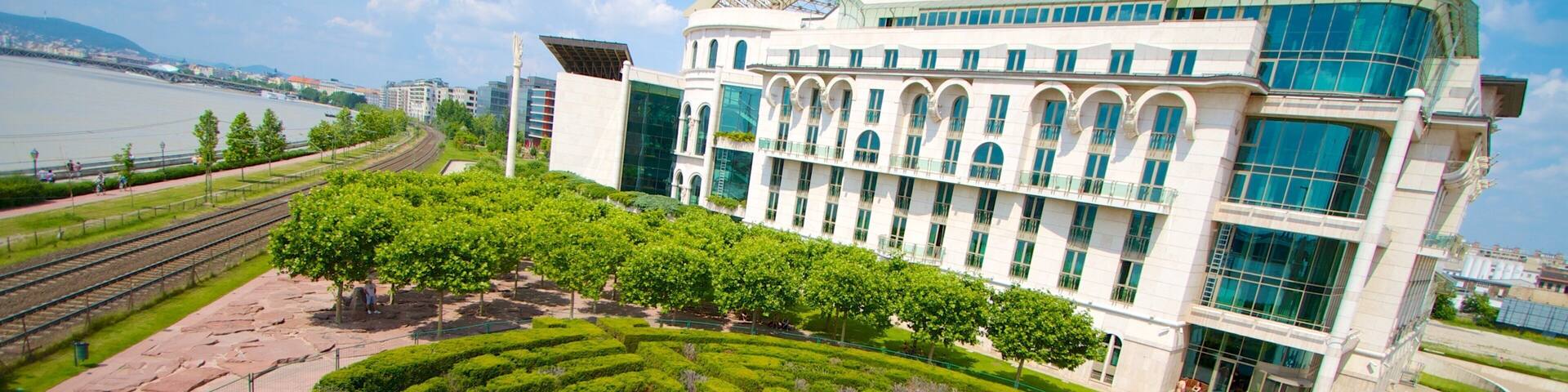 National Theater featuring theater scenes and a garden