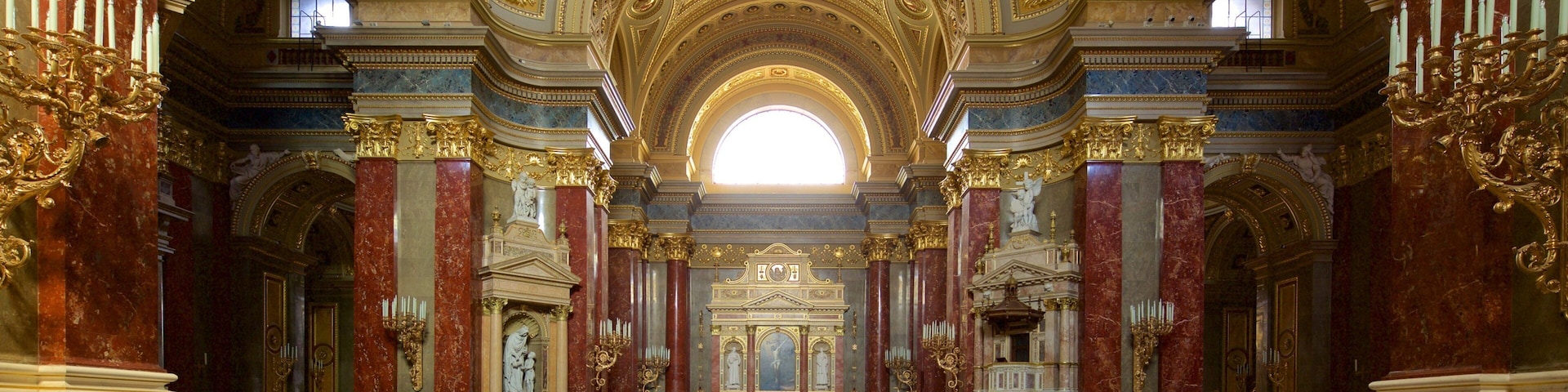 Basílica de San Esteban ofreciendo una iglesia o catedral, arquitectura patrimonial y vista interna