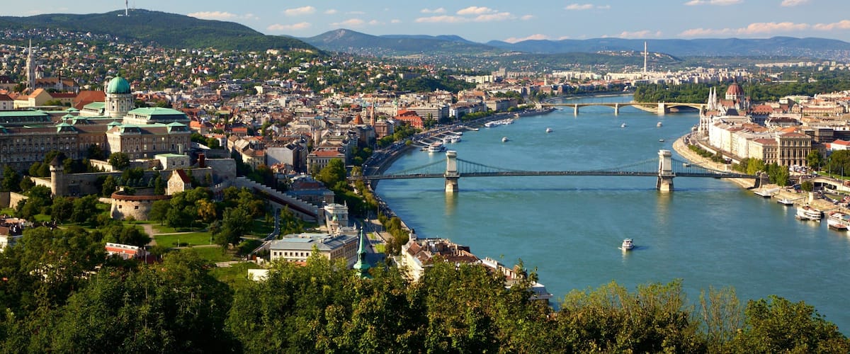 Citadella which includes a bridge, a river or creek and a city