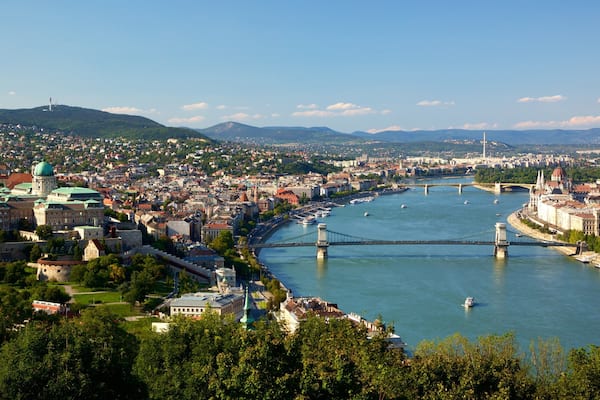 Citadella which includes a bridge, a river or creek and a city