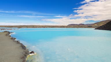 Blue Lagoon showing a hot spring