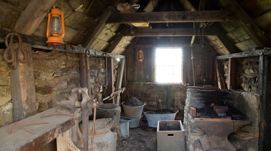 Arbaejarsafn 을 보여주는 실내 전경 과 문화유산 요소