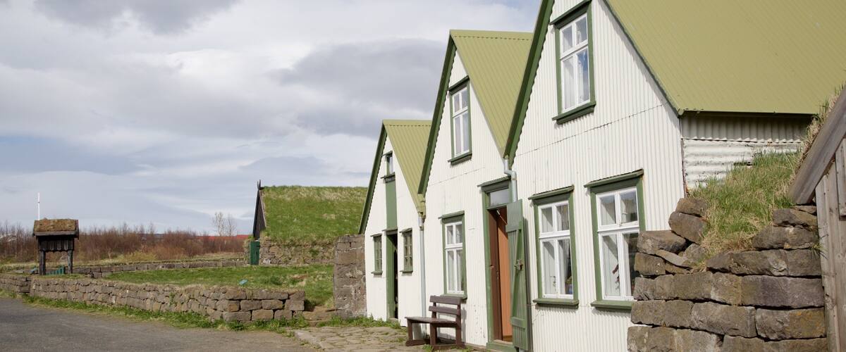 Arbaejarsafn ofreciendo tierras de cultivo, escenas urbanas y patrimonio de arquitectura