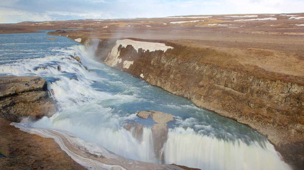 Cascada Gullfoss mostrando rápidos, un barranco o cañón y una catarata