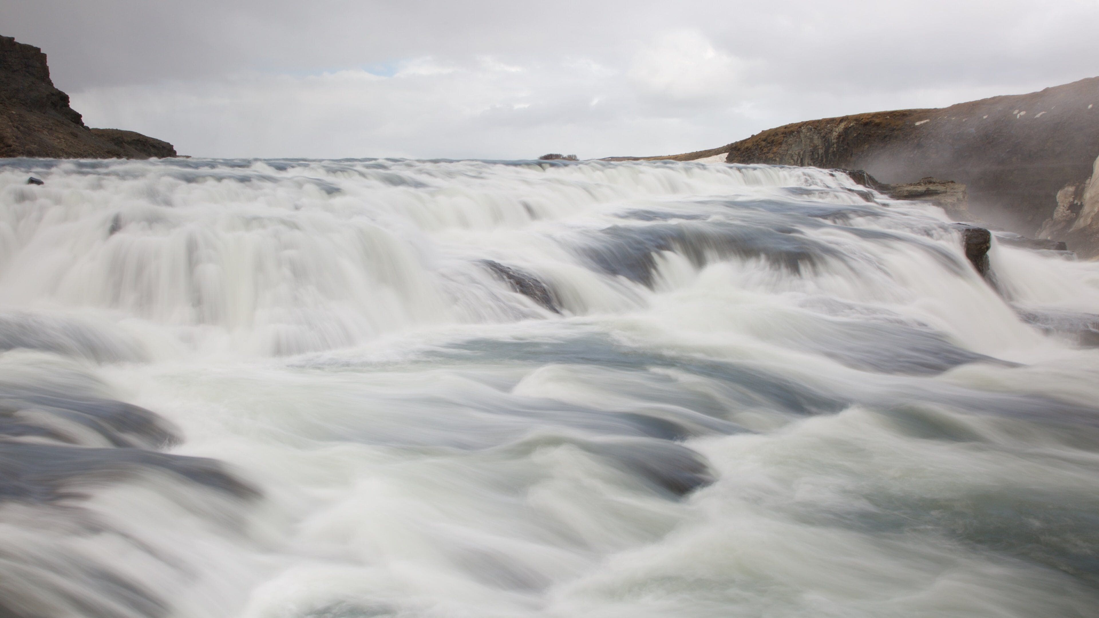 Gullfoss-vesiputous johon kuuluu koski