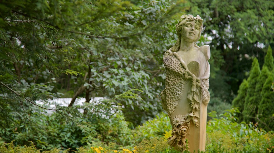 Indianapolis Museum of Art featuring a park and a statue or sculpture