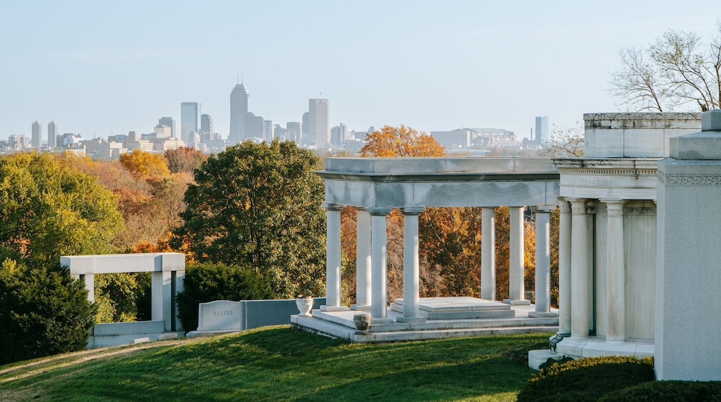 Crown Hill Cemetery featuring a cemetery