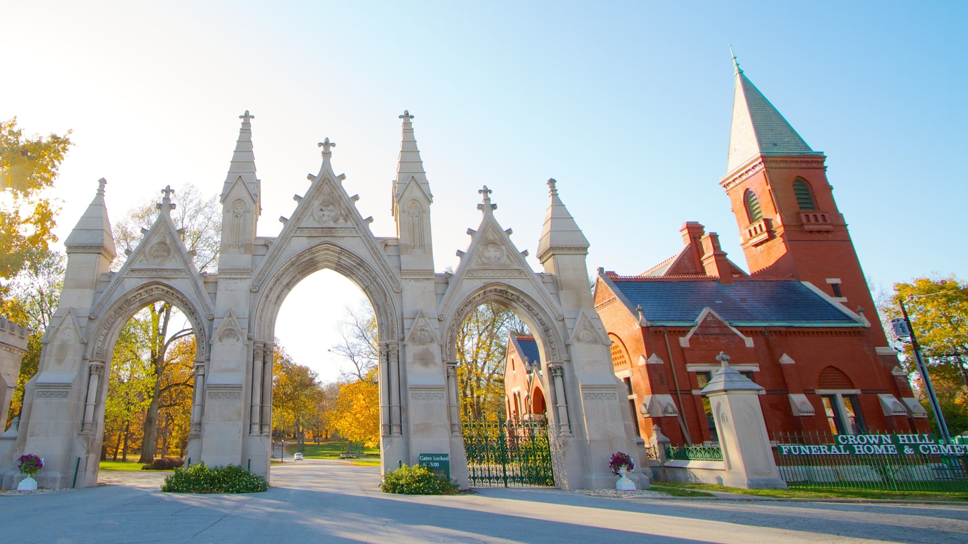 Crown Hill Cemetery which includes a cemetery, a church or cathedral and heritage architecture