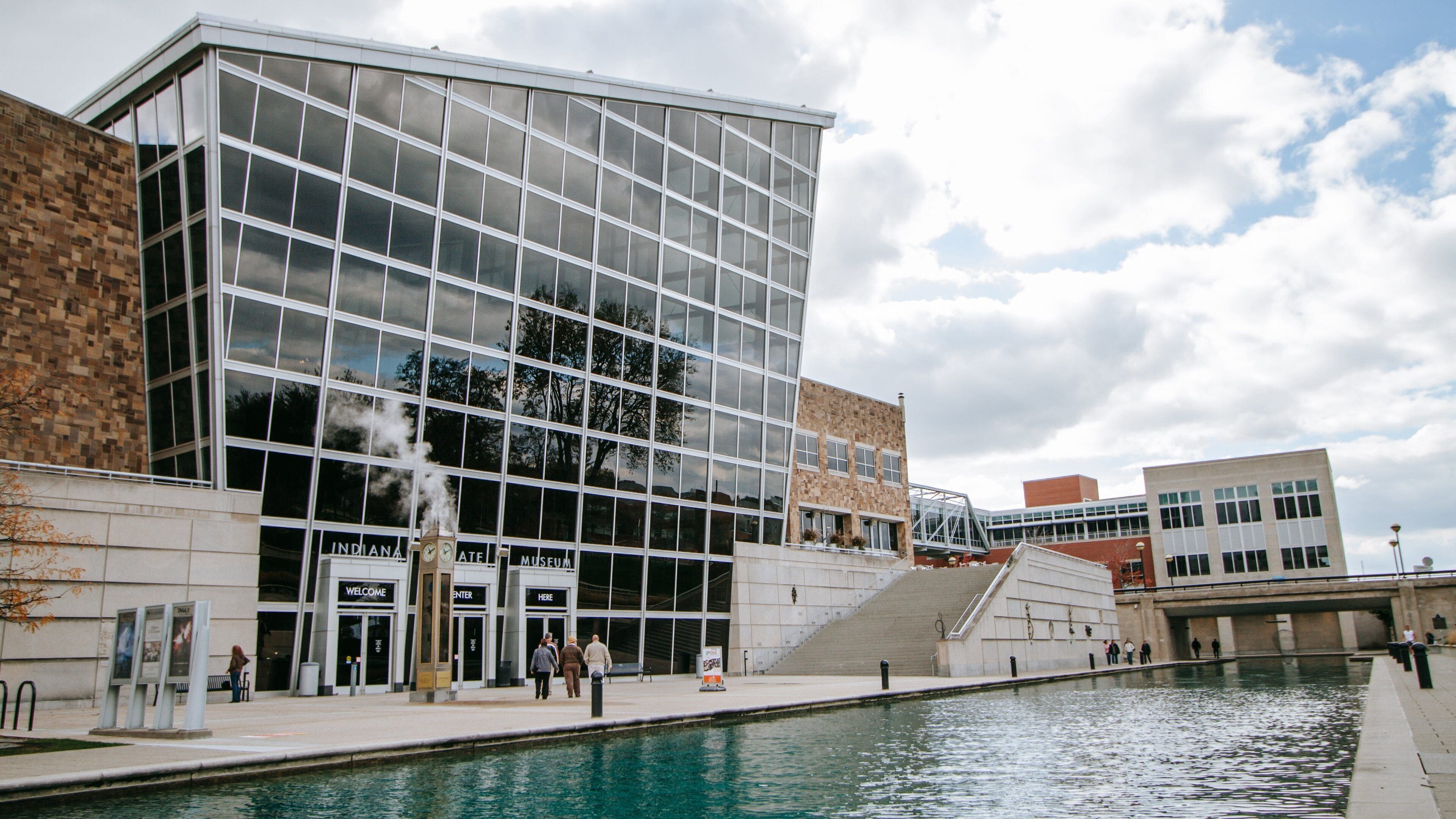 Indiana State Museum which includes a pond