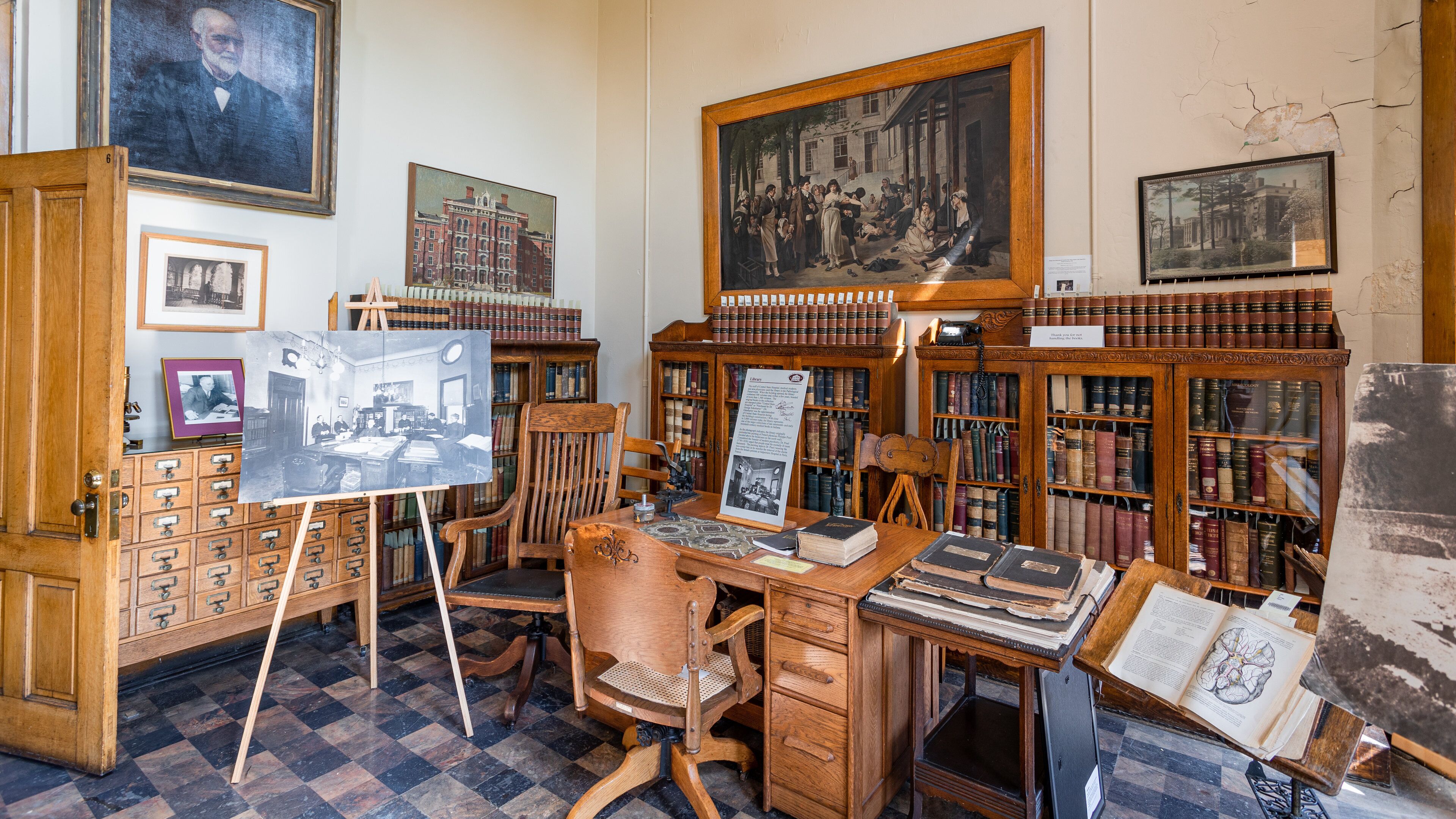 Indiana State Museum featuring interior views and heritage elements