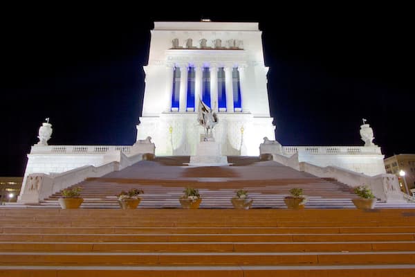 Monument aux morts de l\'Indiana qui includes mémorial, statue ou sculpture et monument