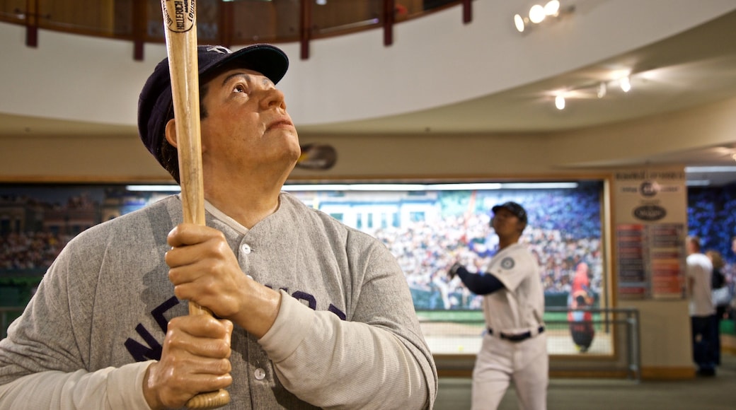 Louisville Slugger Museum ofreciendo vistas de interior