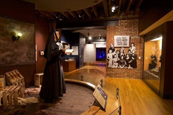 Frazier International History Museum che include vista interna