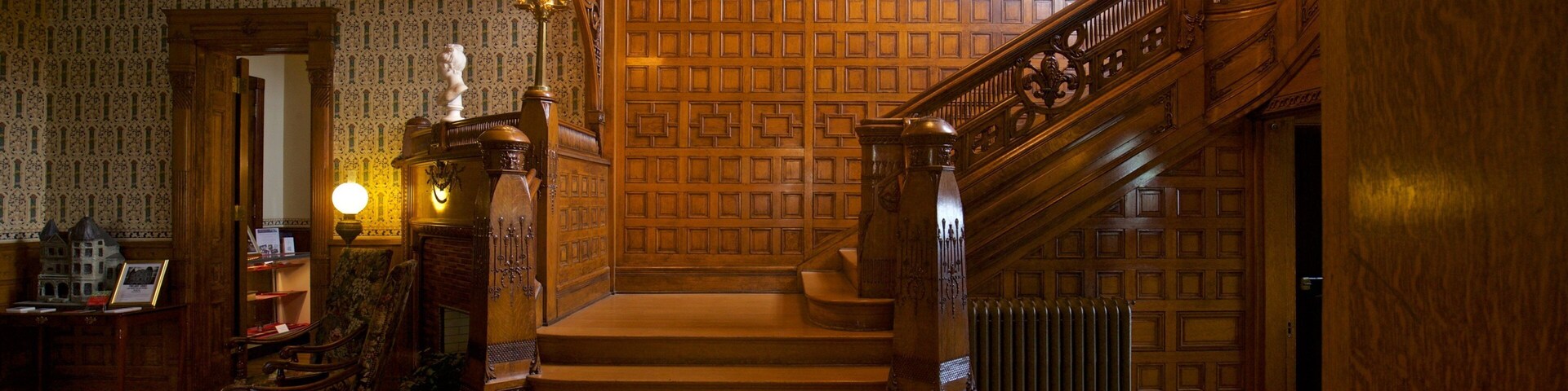 Conrad Caldwell House que inclui vistas internas, elementos de patrimônio e uma casa