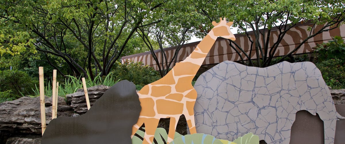 Louisville Zoo featuring signage