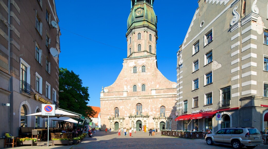 St. Peter\'s Church showing street scenes