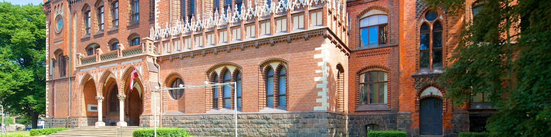 Lettlands konstmuseum presenterar gatuliv och historisk arkitektur