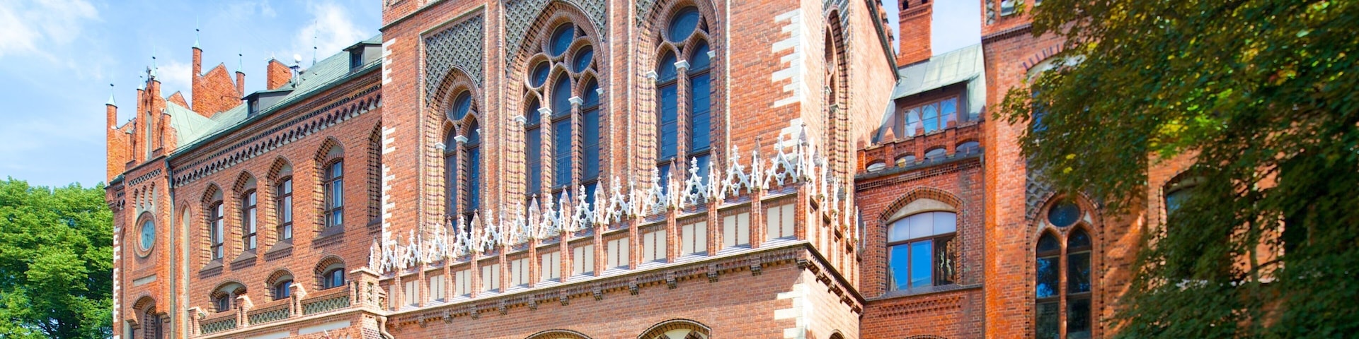 Museo de Arte de Letonia ofreciendo arquitectura patrimonial y imágenes de calles