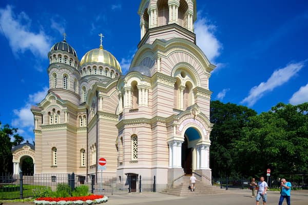 Orthodoxe Kathedrale mit einem religiöse Aspekte, StraĂenszenen und Kirche oder Kathedrale