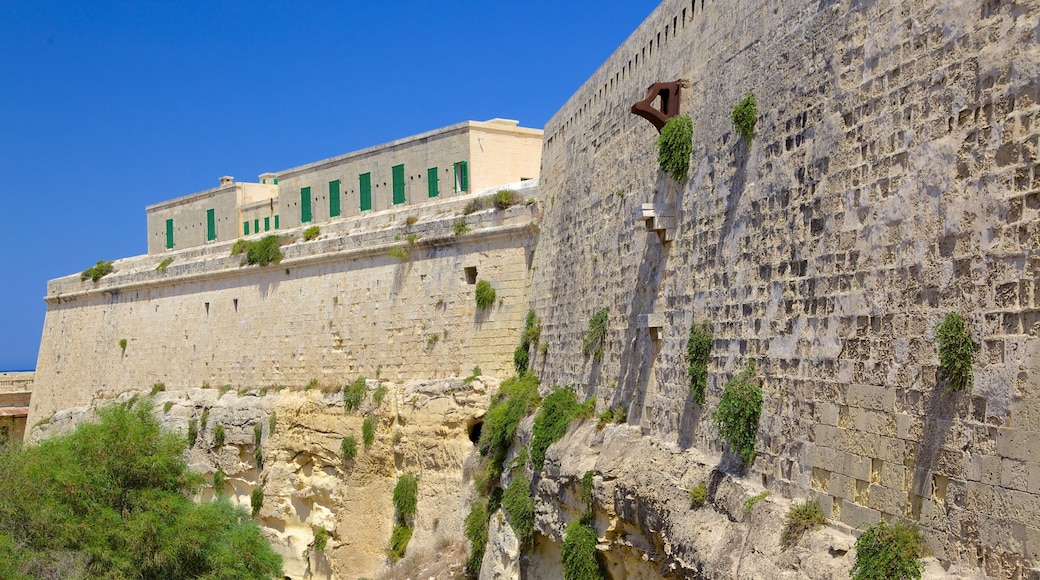 Fort St. Elmo showing heritage architecture