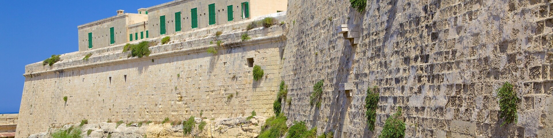Fort St. Elmo showing heritage architecture