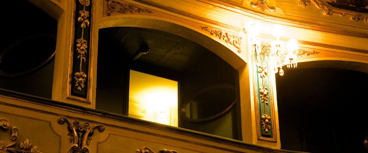 Manoel Theatre featuring theater scenes, heritage architecture and interior views