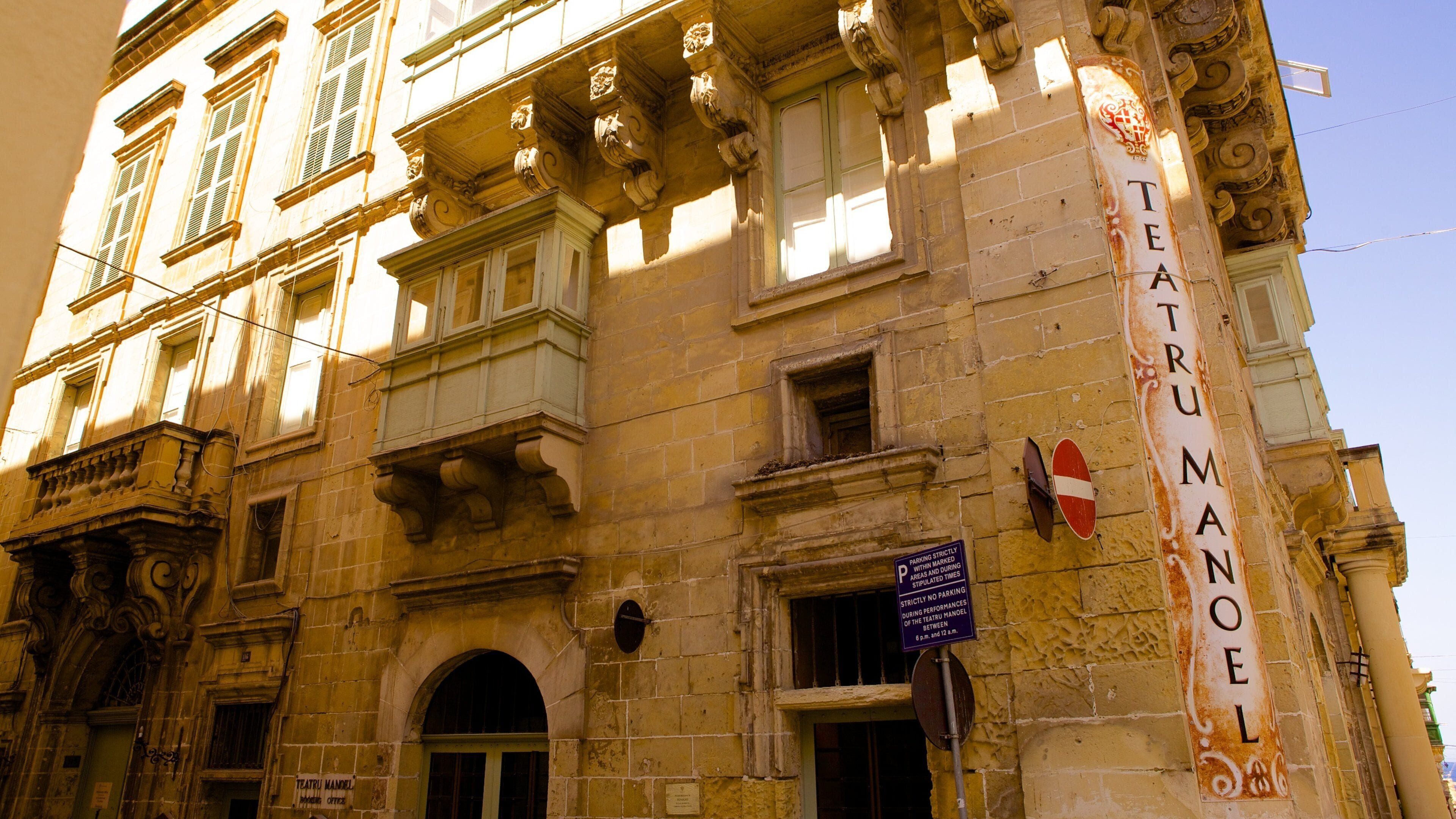 Teatro Manoel mostrando arquitectura patrimonial
